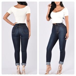 ▪️FASHION NOVA Dark Classic High Waist Jeans▪️